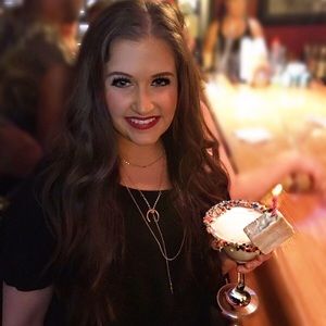 Meet your Posher, Ansley